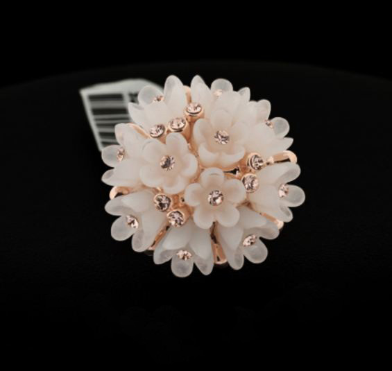 Flower Ring Gold Plated Acrylic Rose Flower Cluster Inlays Golden