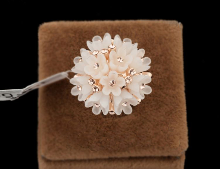 Flower Ring Gold Plated Acrylic Rose Flower Cluster Inlays Golden ...